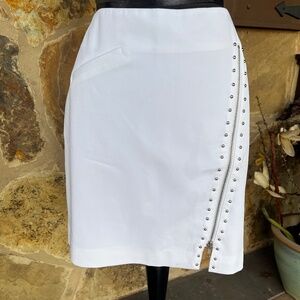 Vintage Caché White Sexy Skirt with Angled Zipper and Studs - Size 8